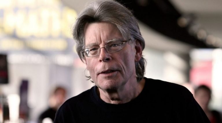 Stephen King fará adaptação de “Christine – O Carro Assassino”