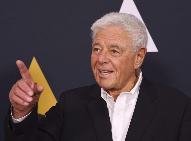 Produtores e diretores prestam homenagens a Richard Donner