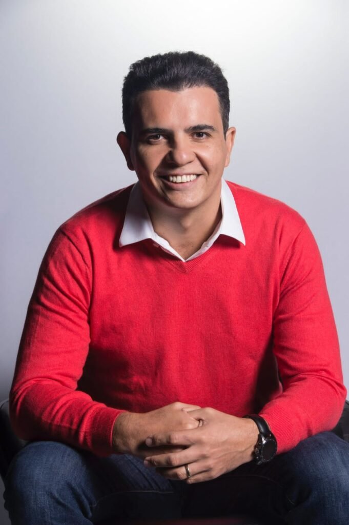 Entrevista | Aderson Cavalcante, da Buzz Editora