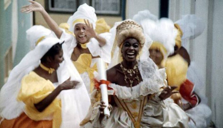Zezé Motta faz 80 anos e recebe homenagem do Canal Brasil